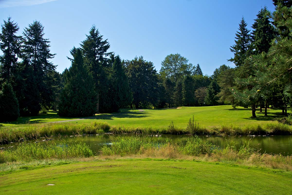 Bellevue, WA Premier Golf Centers Bellevue Golf Course