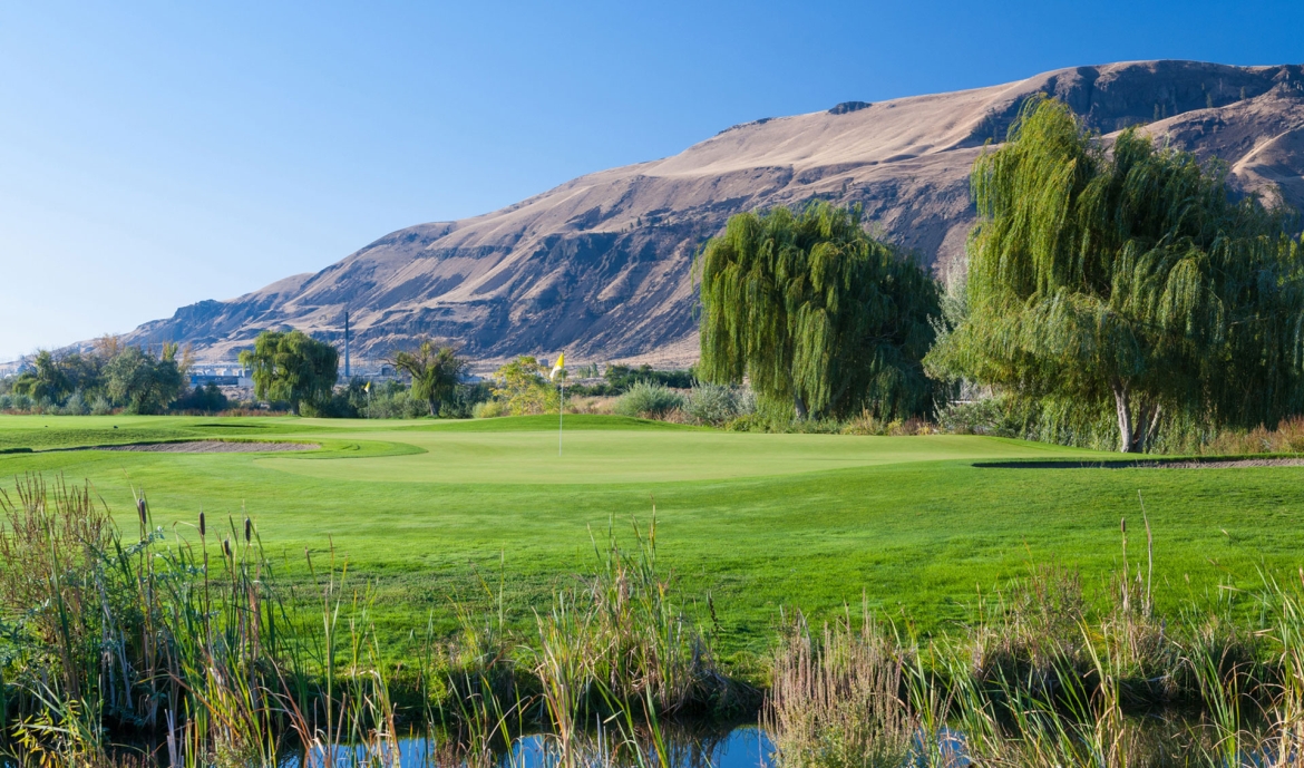 rock island, rock island, Washington Golf course information and reviews.